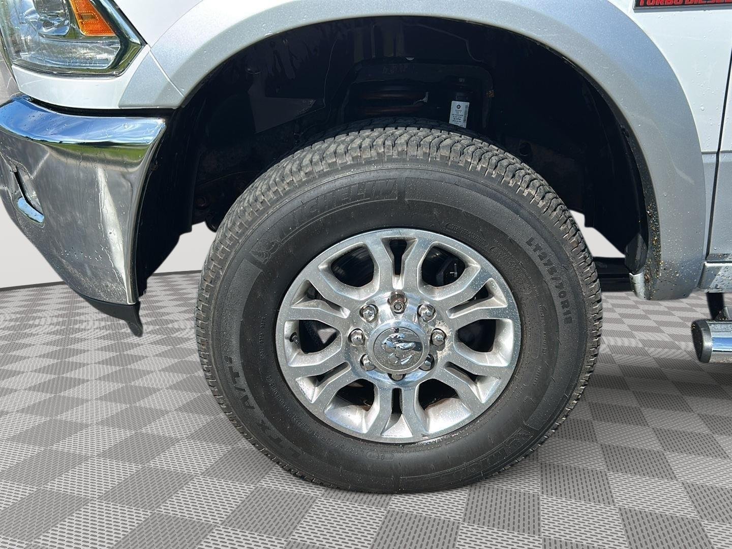 Used 2015 Bright White Clearcoat Ram Laramie image 6