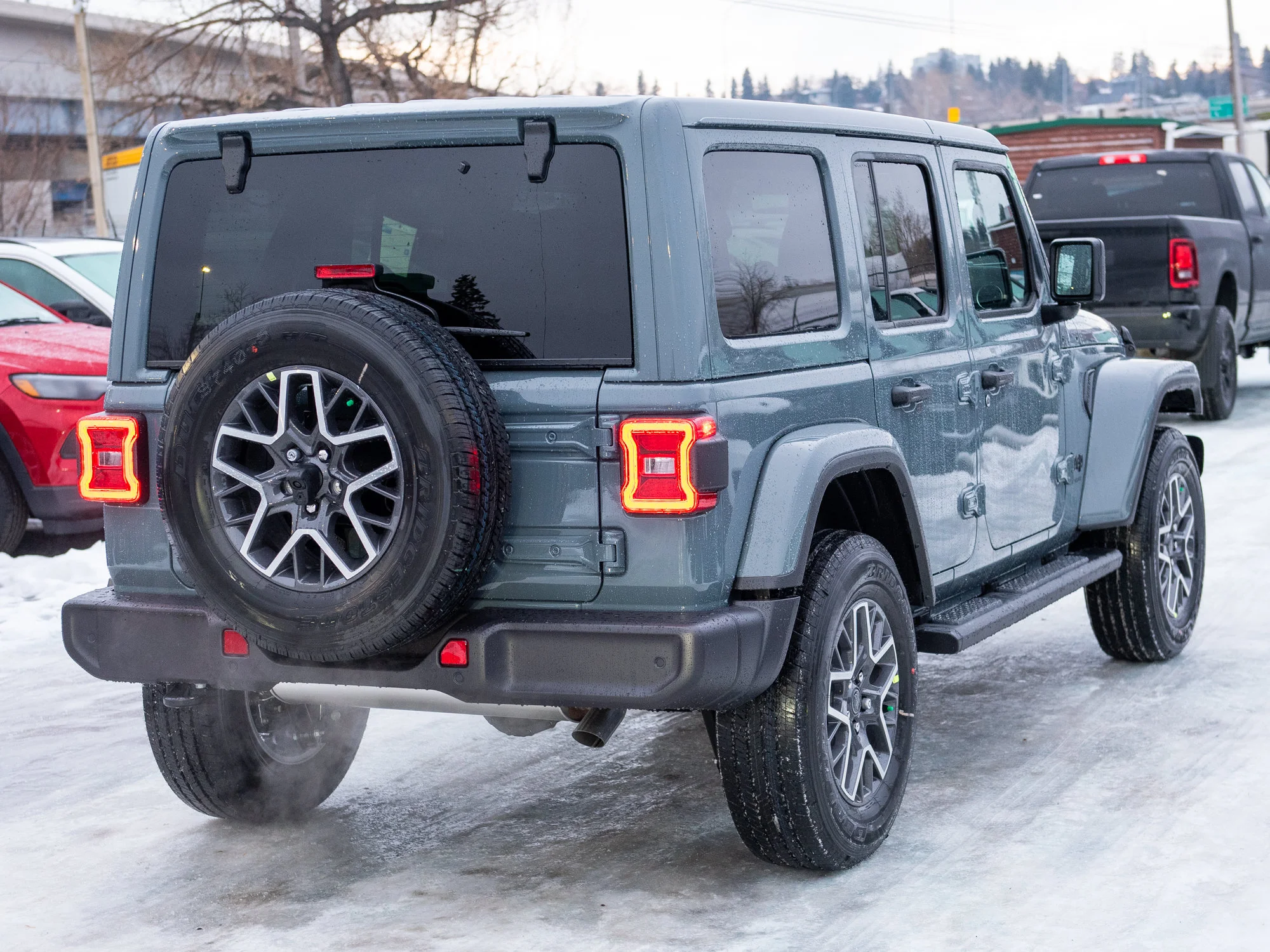 Used 2026 Dark blue Jeep Sahara* 4 Door 4x4, McKinley Leather Seats, Safety Group, Off Road Camera image 7