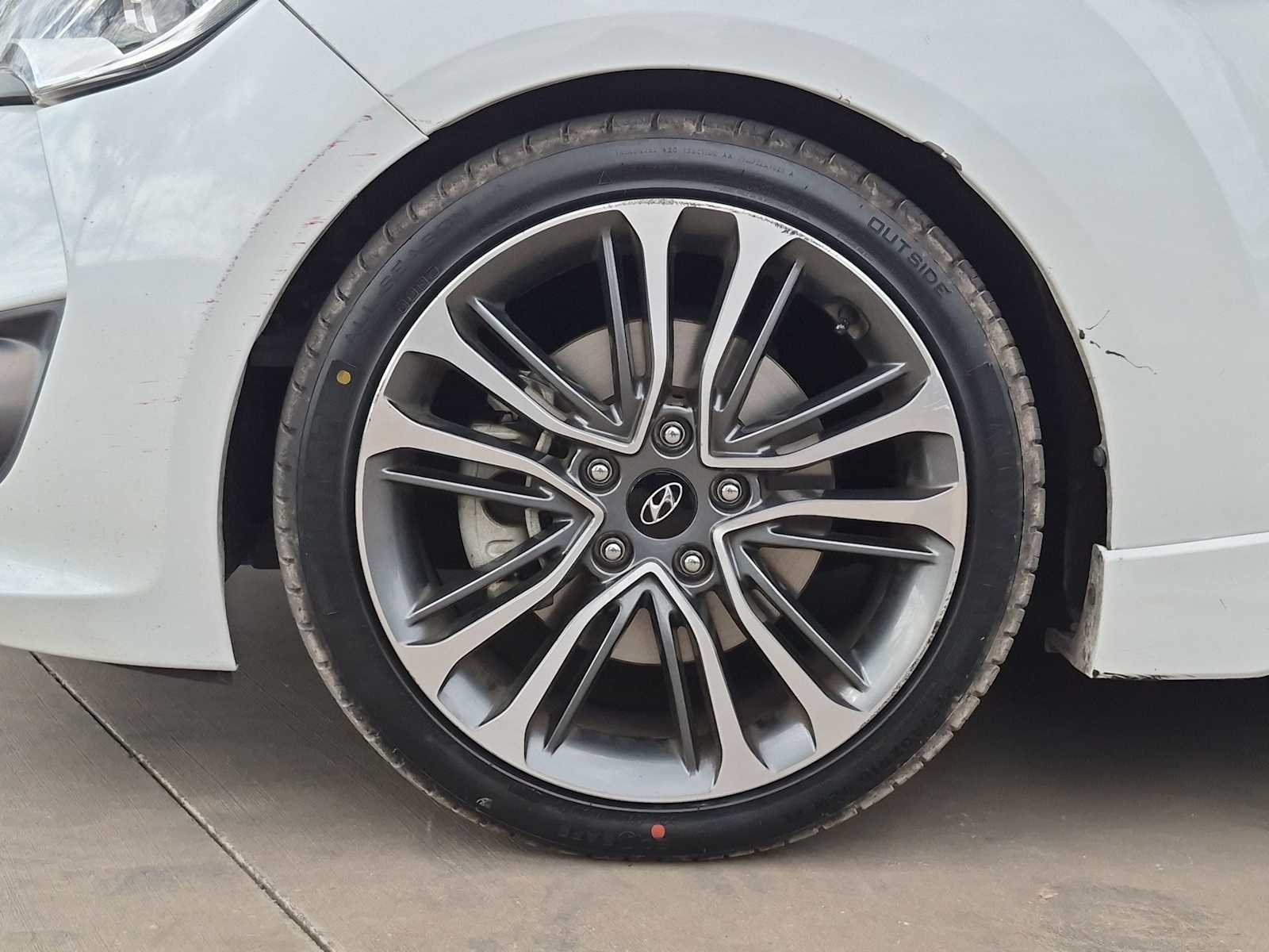 Used 2016 Elite White Hyundai Turbo image 13