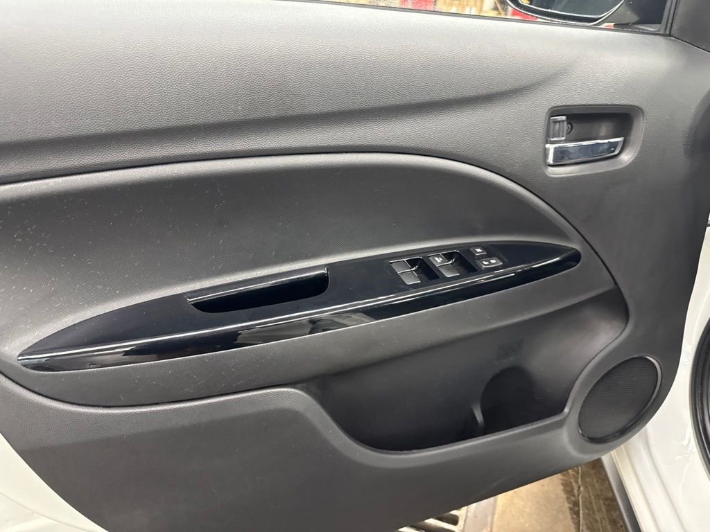 Used 2019 White Mitsubishi LE image 19