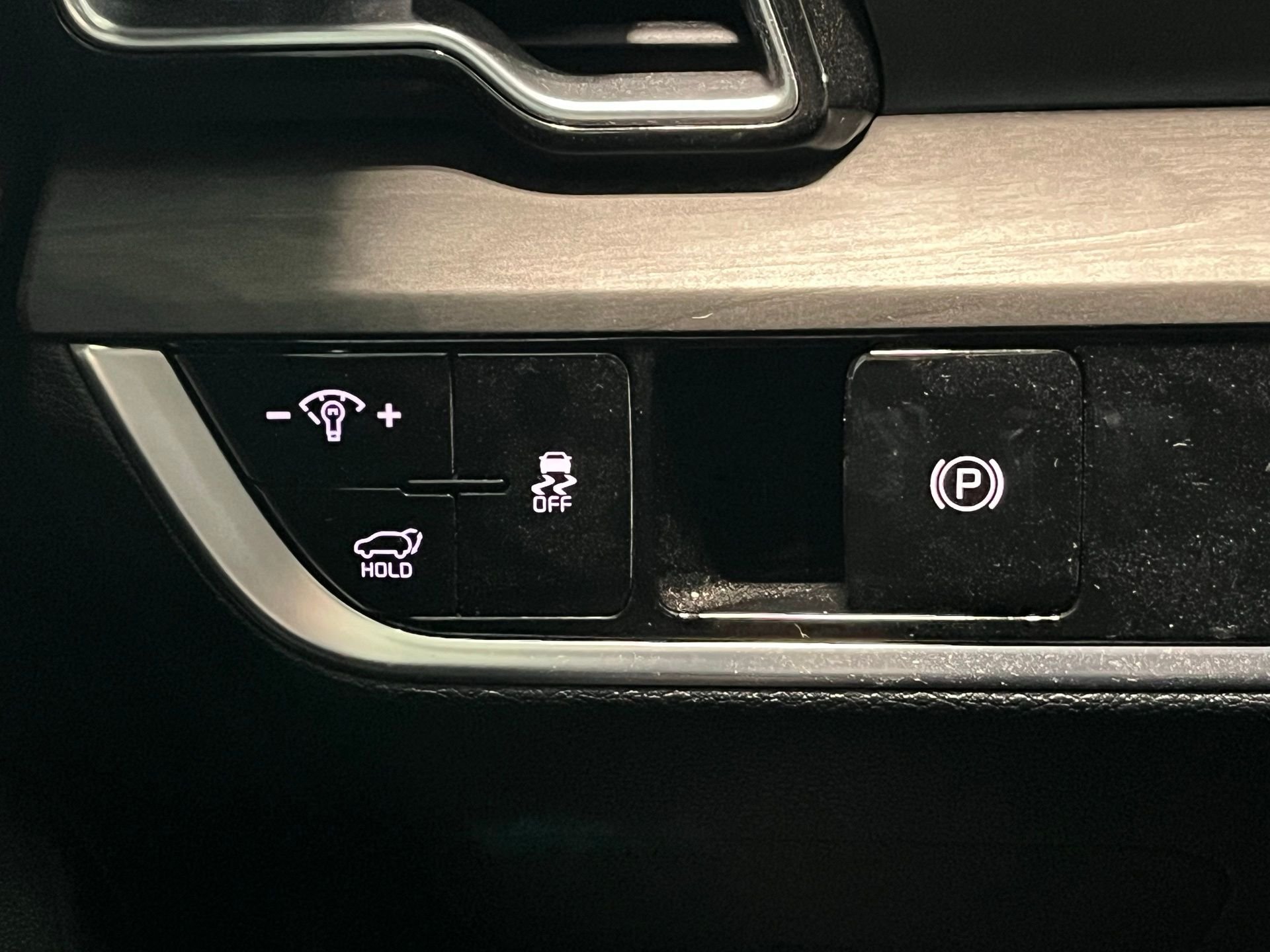 Used 2024 Green Kia X-Line image 32