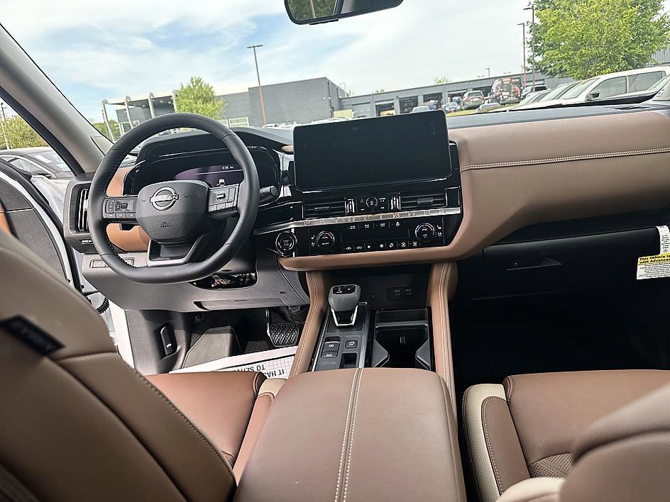 Certified Used 2026 Everest White Pearl Tricoat Nissan Platinum image 18