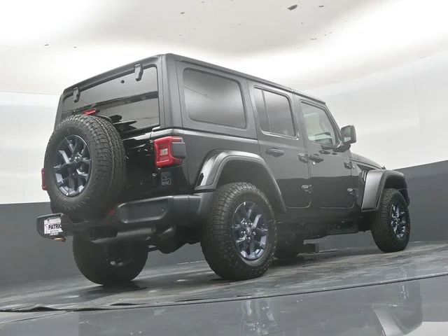 New 2026 Black Clear-Coat Exterior Paint Jeep 85th Anniversary Edition image 42