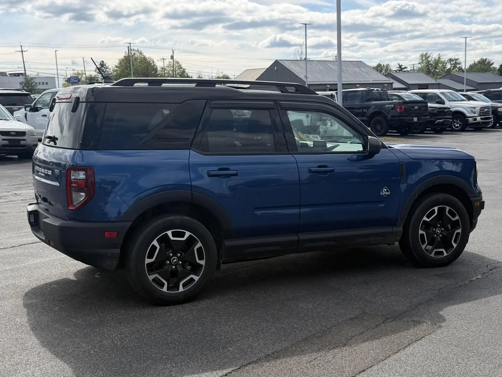 Used 2023 Atlas Blue Ford Outer Banks image 5