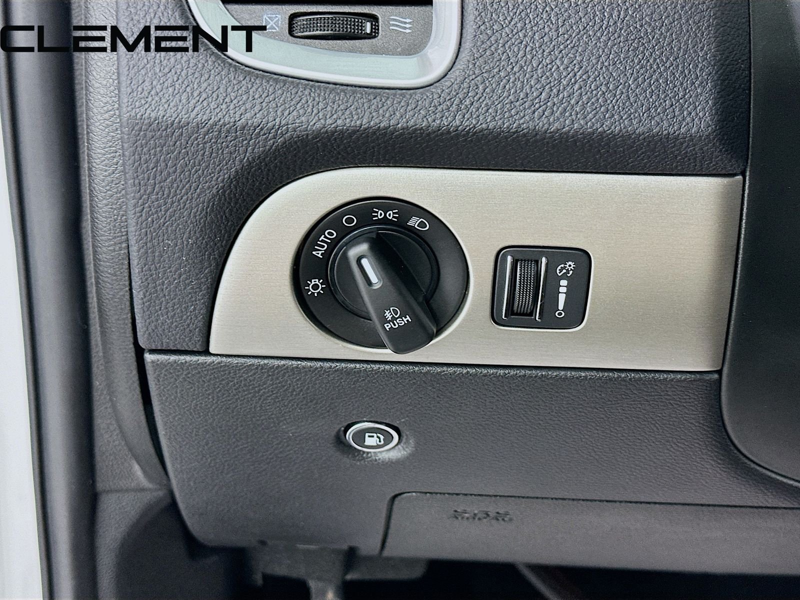 Used 2020 White Dodge SXT Plus image 13