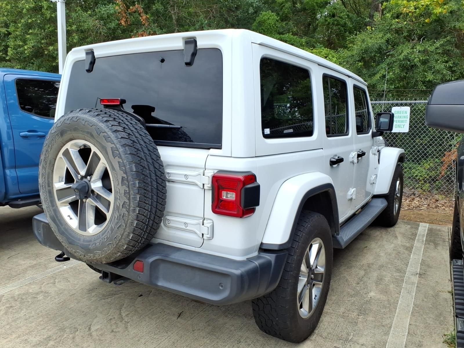 Used 2018 Bright White Clearcoat Jeep Unlimited Sahara image 8