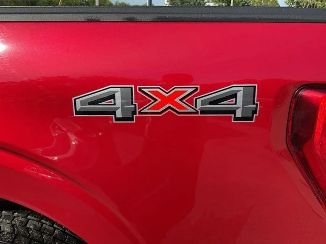 Used 2022 Red Ford XLT image 26