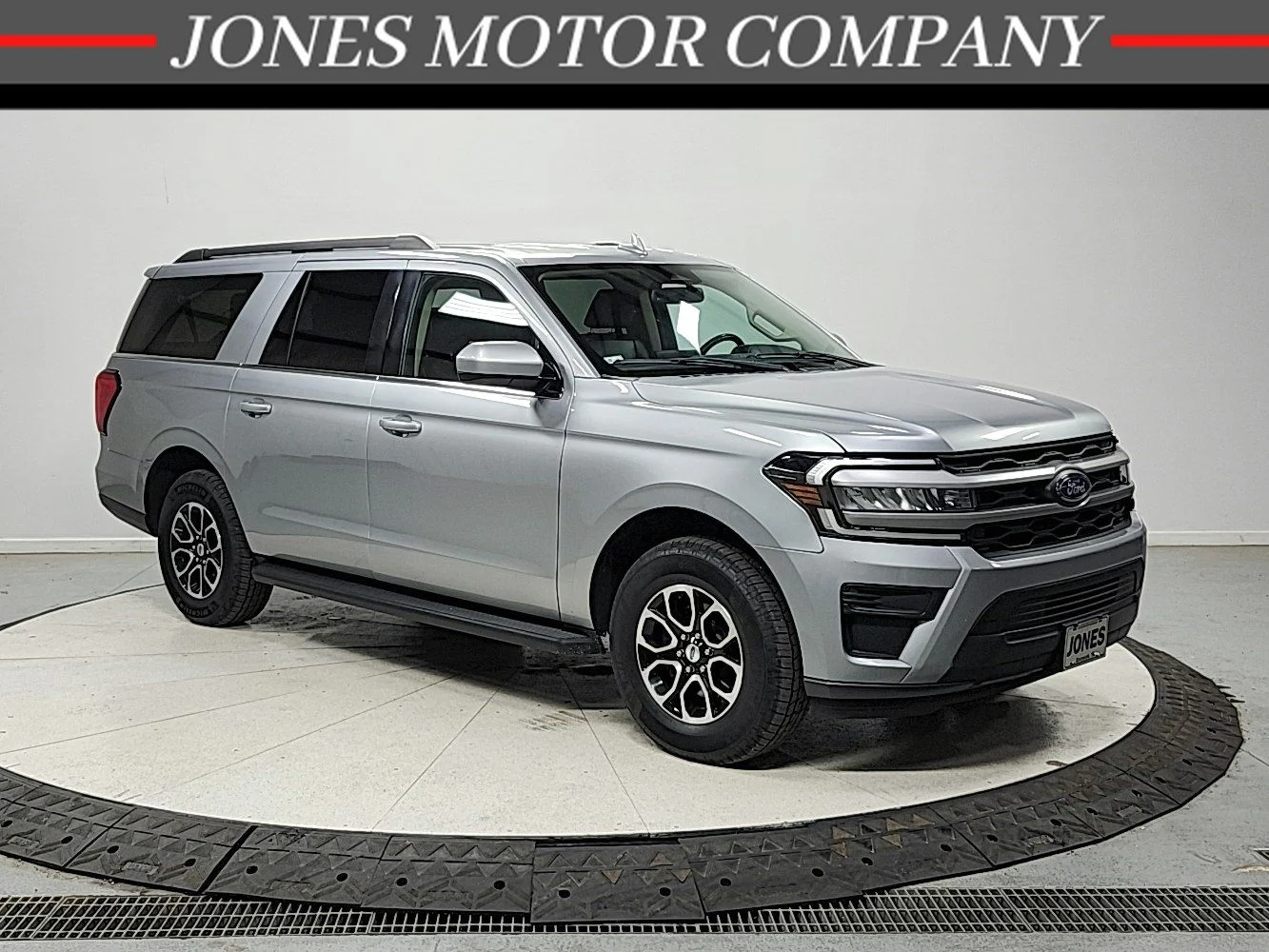 Used 2024 Silver Ford XLT image 1