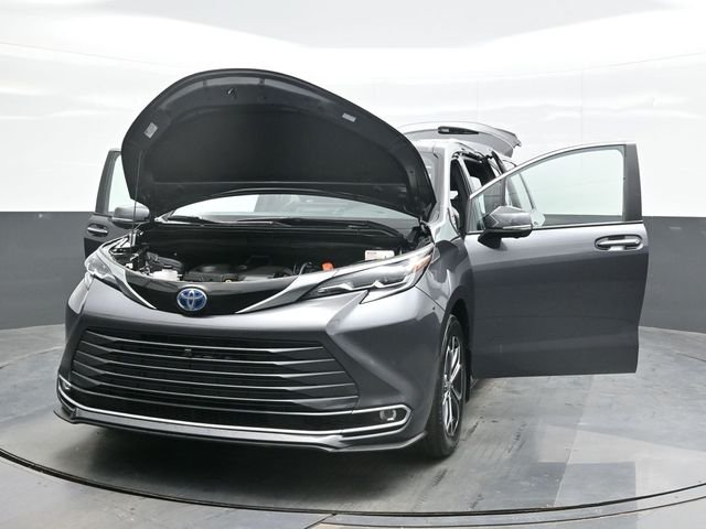 Used 2025 Gray Toyota Platinum image 30