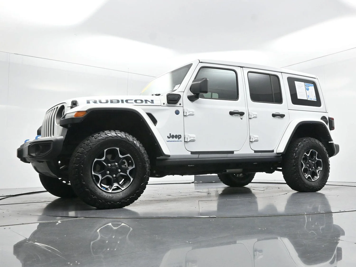 Used 2023 Bright White Clearcoat Jeep Rubicon image 49