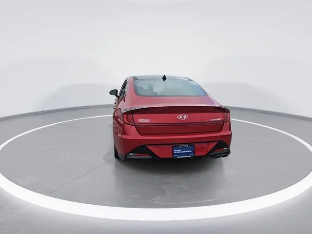 Used 2020 Red Hyundai Limited image 7
