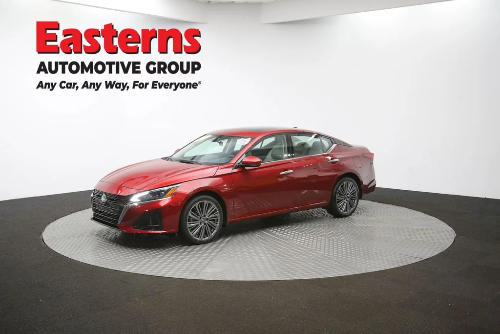Used 2023 Red Nissan 2.5 SL image 56