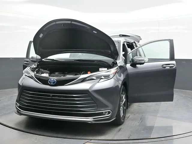 2025 Toyota Sienna Platinum - Photo 30