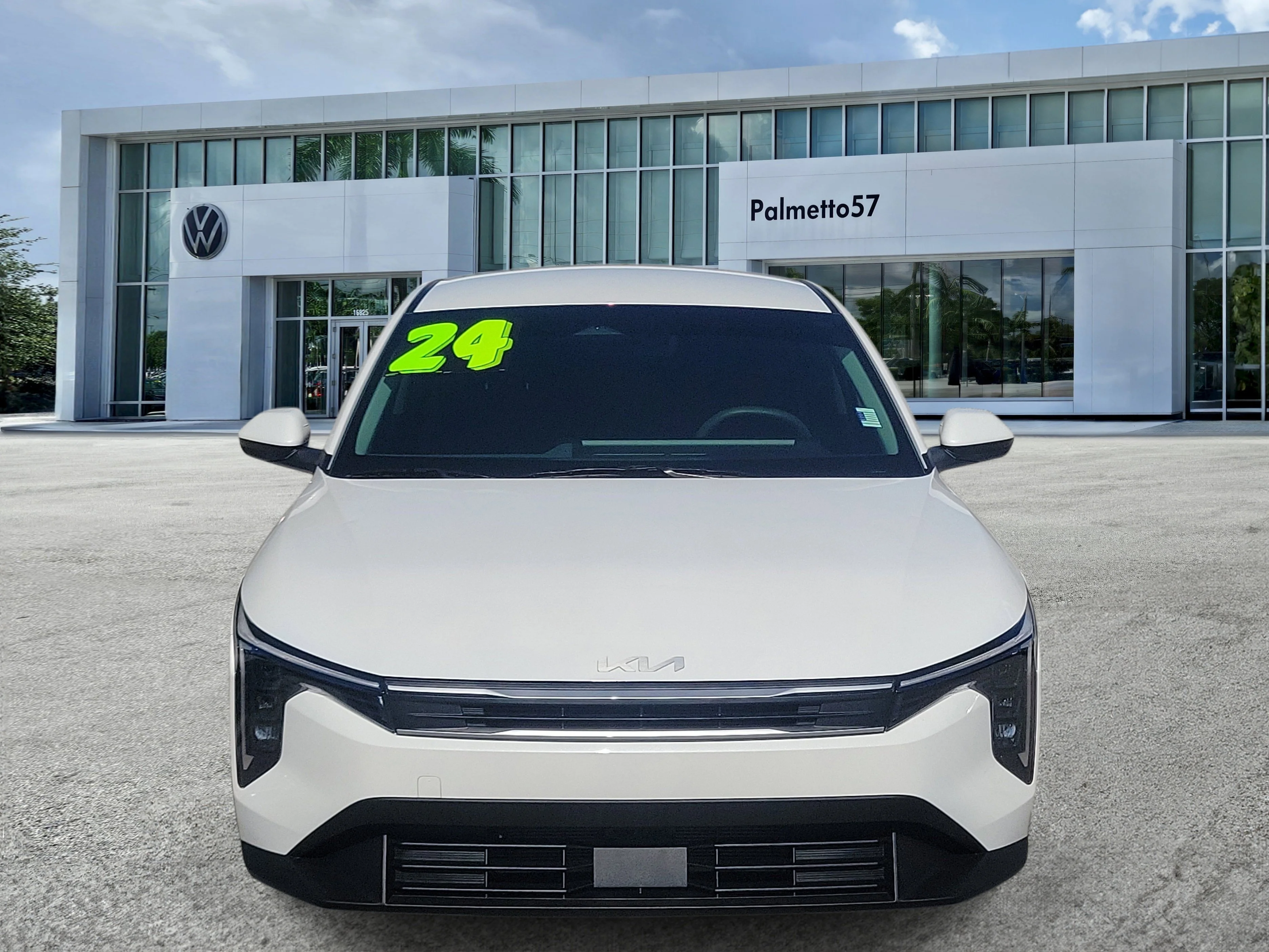 Used 2025 Kia K4 LXS with VIN 3KPFT4DE1SE022923 for sale in Opa-locka, FL