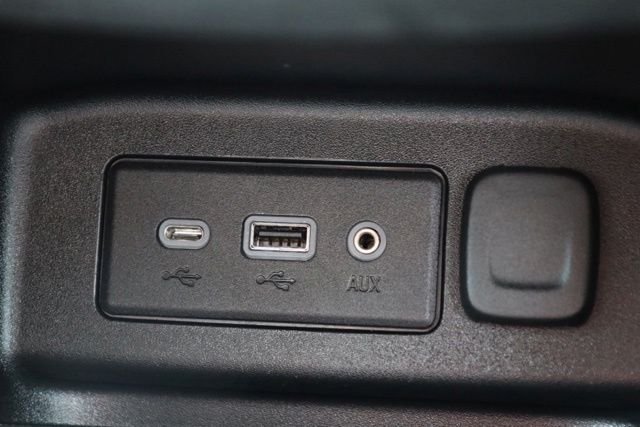 Used 2019 Summit White Chevrolet LT image 30