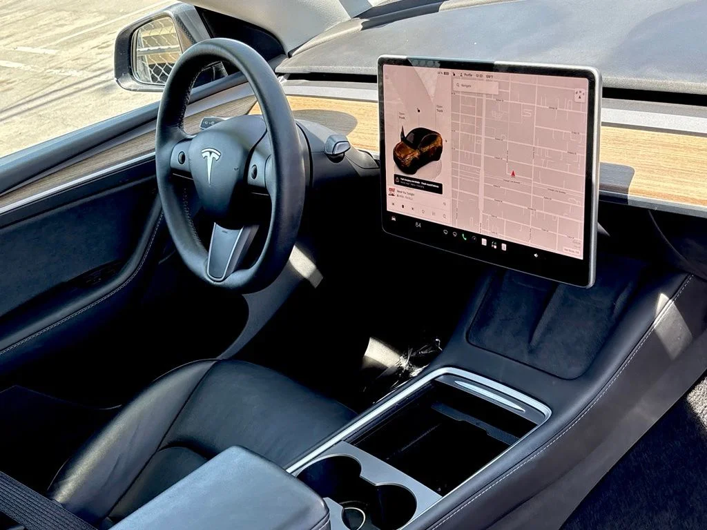 Used 2022  Tesla Performance image 26