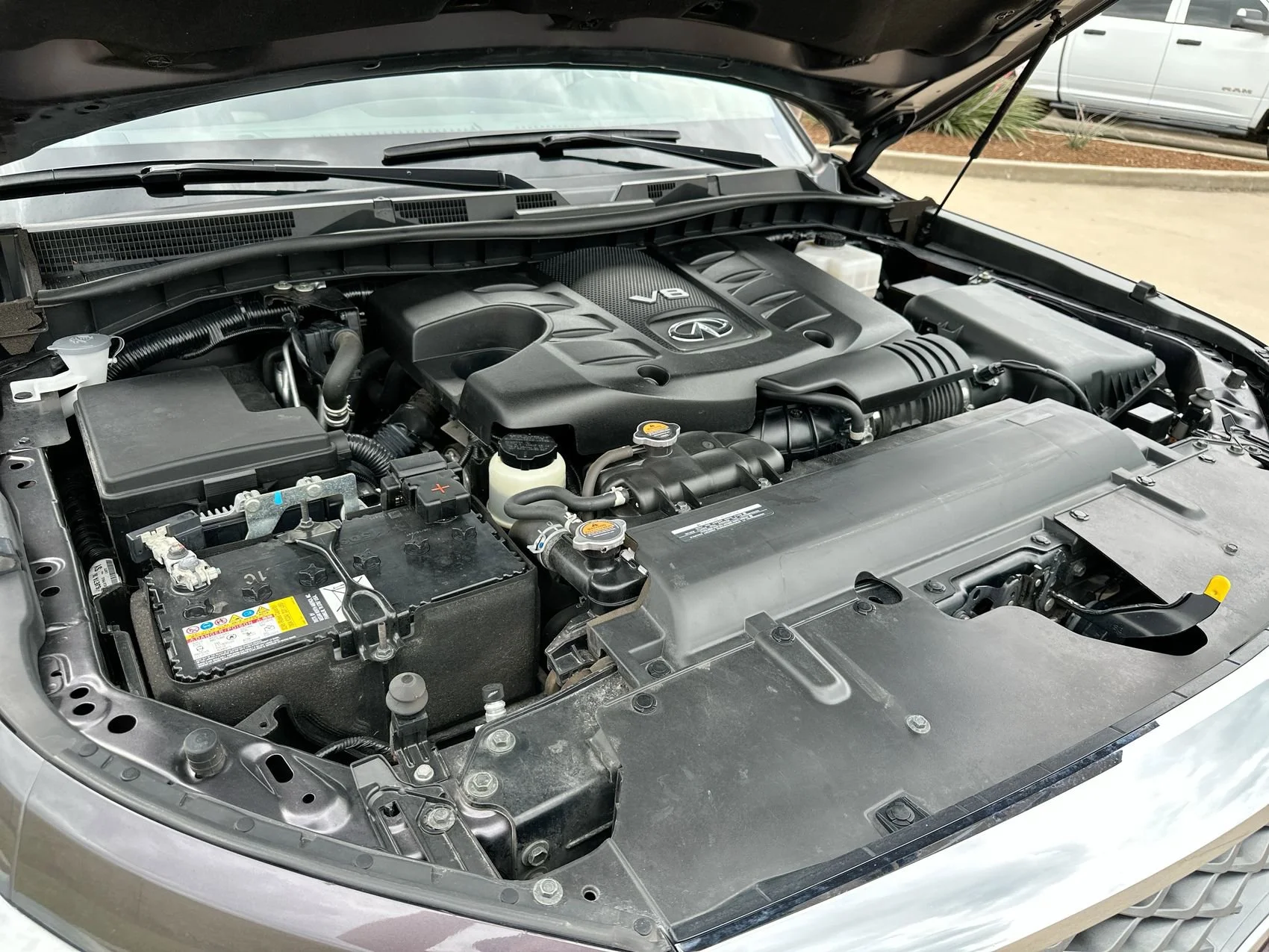 Used 2024 Anthracite Gray INFINITI LUXE image 28