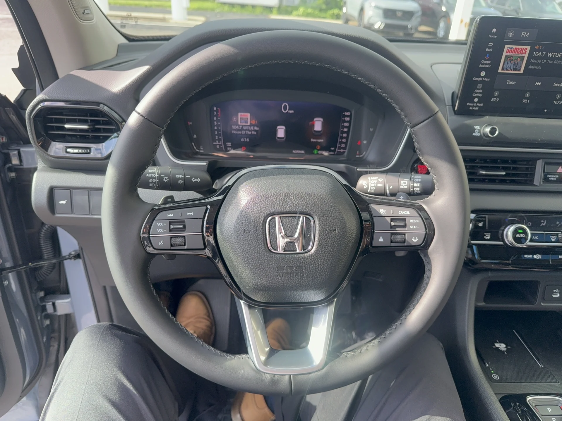 New 2026 Sonic Gray Pearl Honda Touring image 13