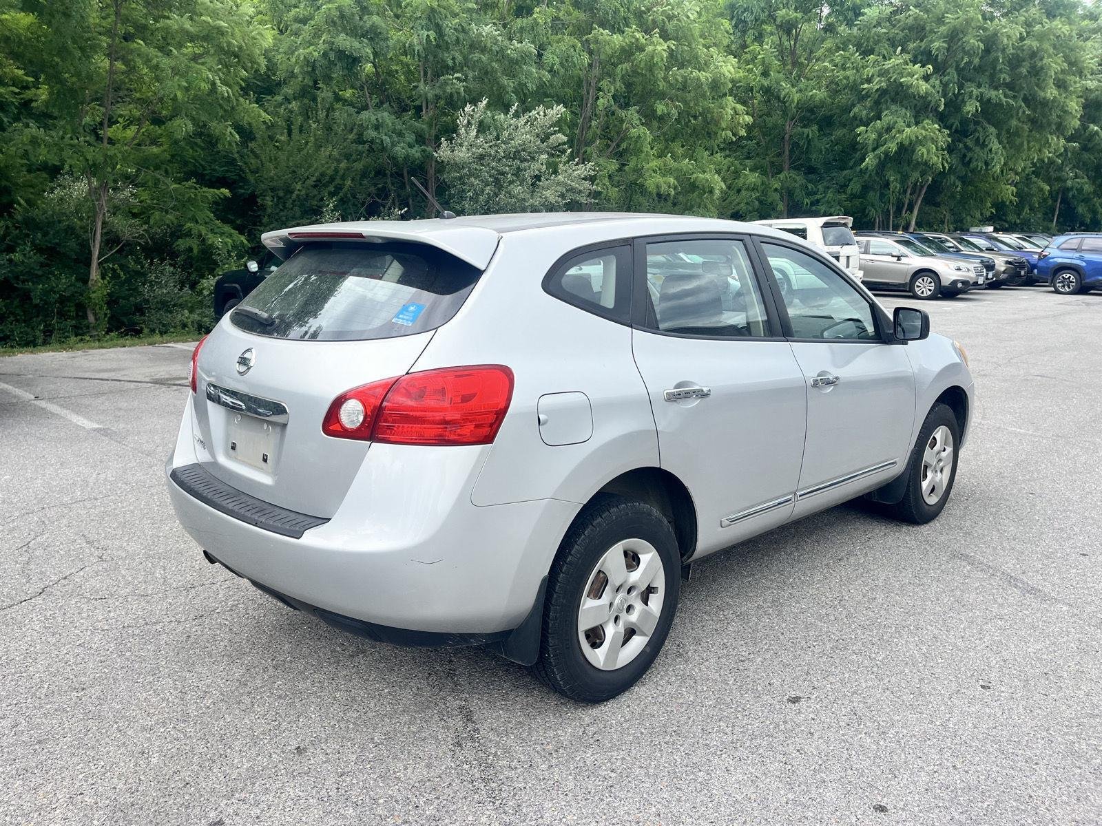 Used 2012 Brilliant Silver Nissan S image 7