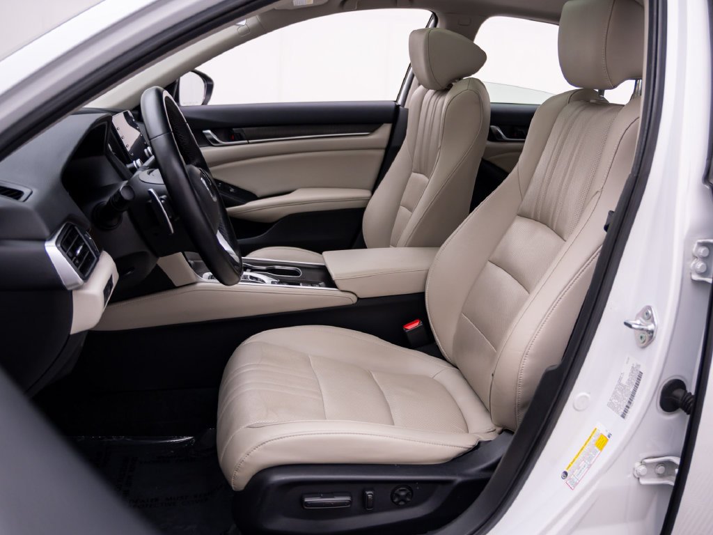 2022 Honda Accord Hybrid Touring - Photo 17