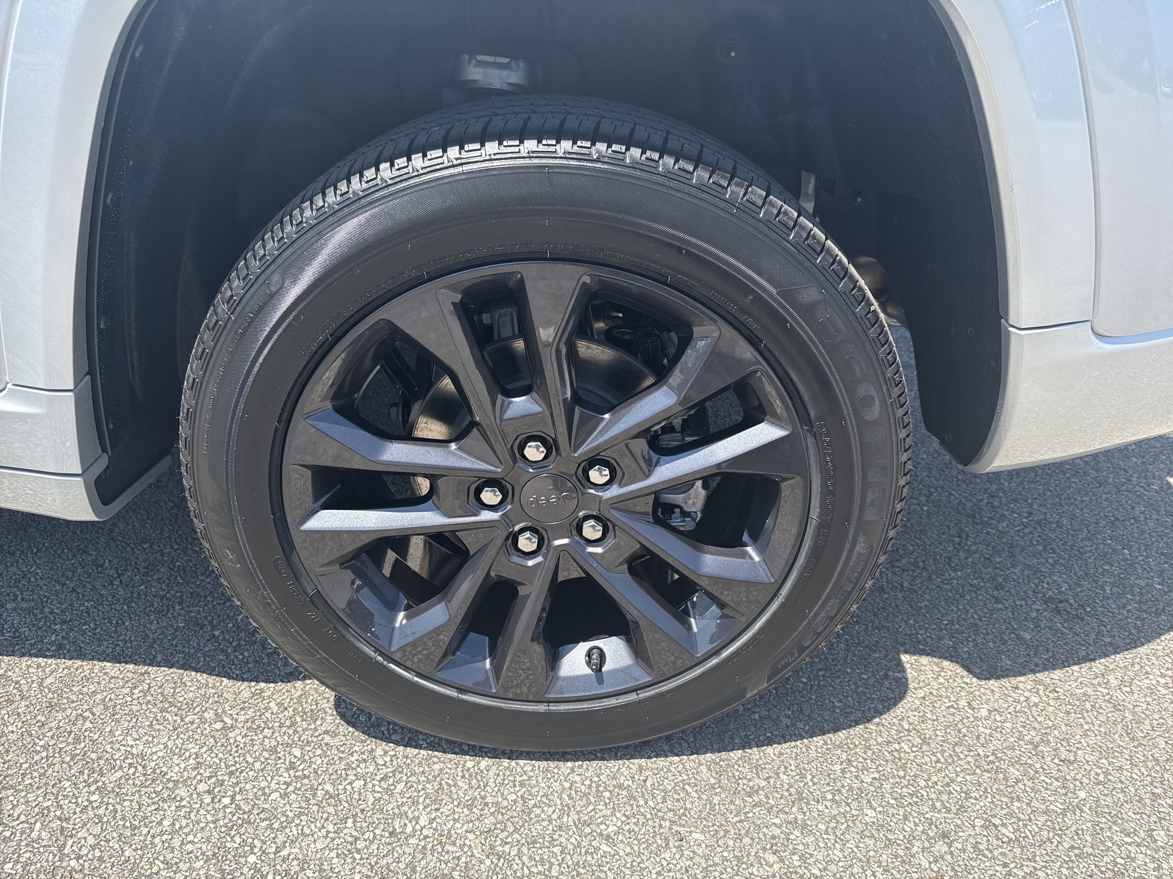 New 2026 Silver Zynith Jeep Limited Reserve image 23