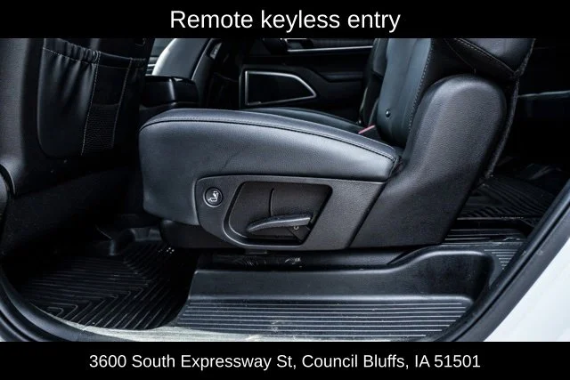 Used 2025 White Kia EX image 20