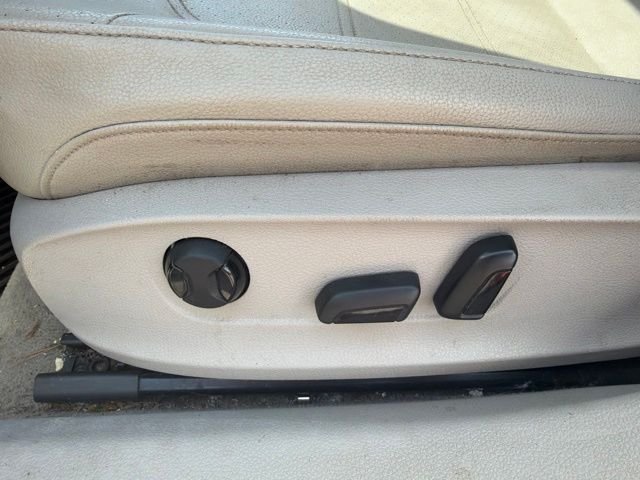 Used 2013 Gray Volkswagen 2.5 SE image 14
