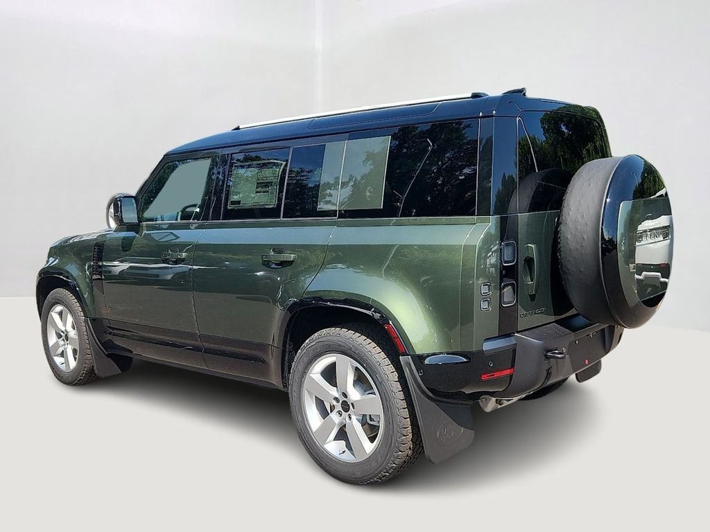 New 2026 Woolstone Green Metallic Land Rover X-Dynamic SE image 4