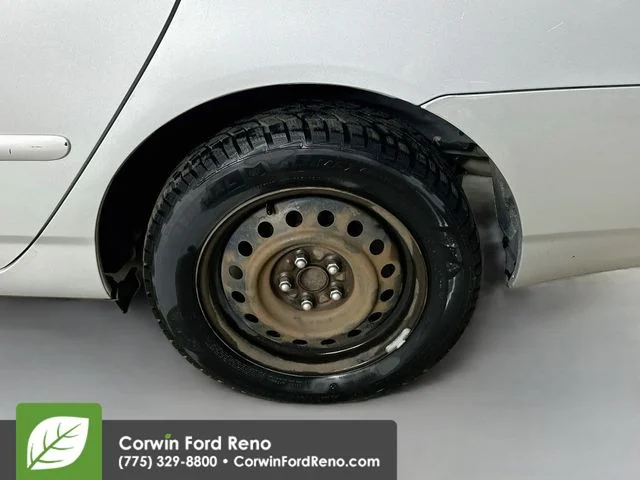Used 2007 Silver Streak Mica Toyota LE image 30