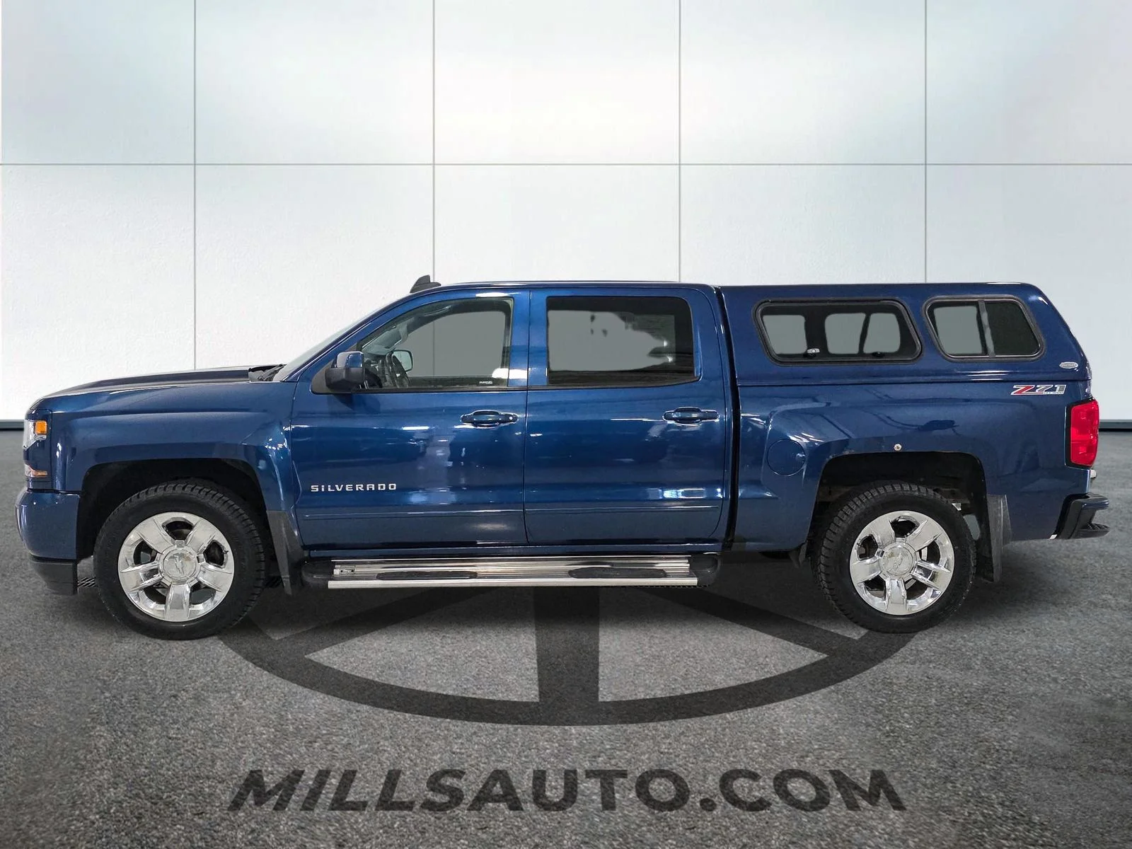 Used 2016 Blue Chevrolet LT image 3