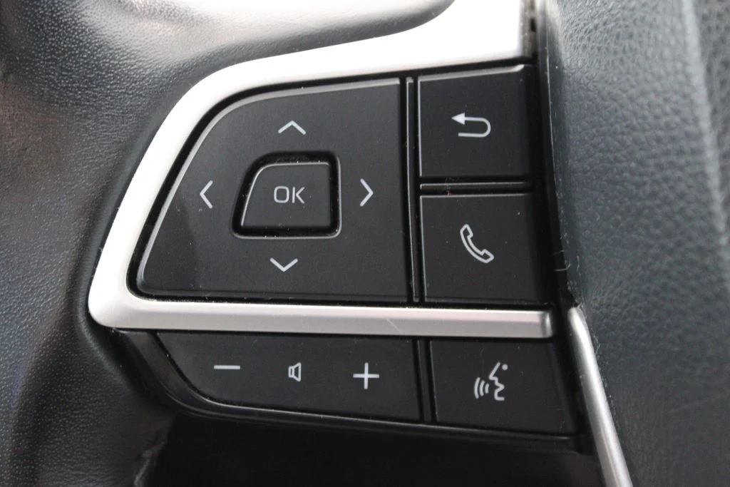 Used 2024 Silver Toyota XLE image 23