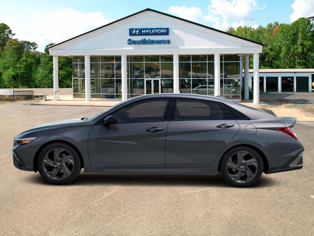 New 2026 Gray Hyundai SEL Sport Plus image 3