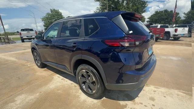 2025 Nissan Rogue SV - Photo 6