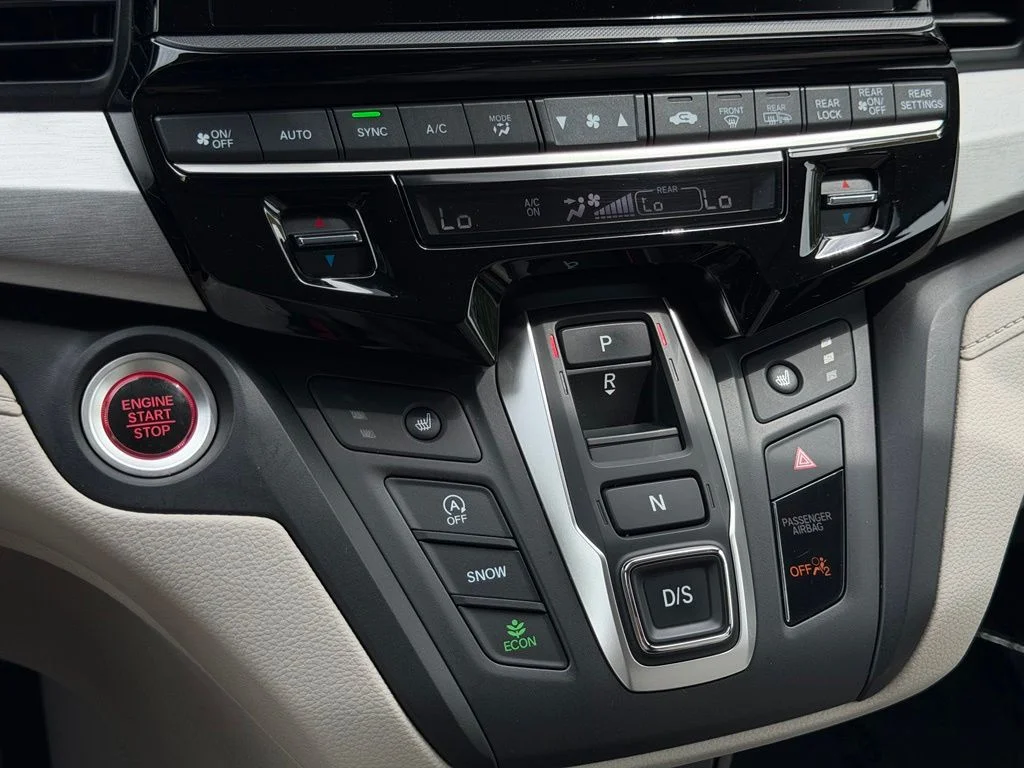 Used 2025  Honda EX-L image 46