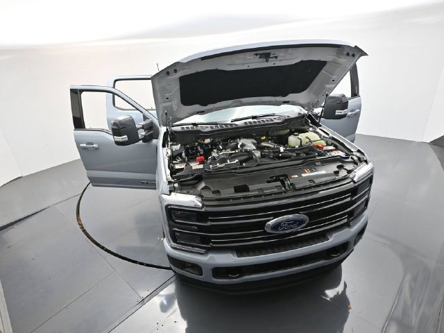 New 2026 Glacier Gray Metallic Tri-Coat Ford F-250® Platinum® image 49