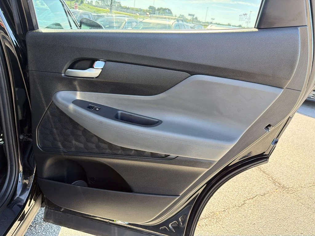 Used 2023 Black Hyundai SEL image 16