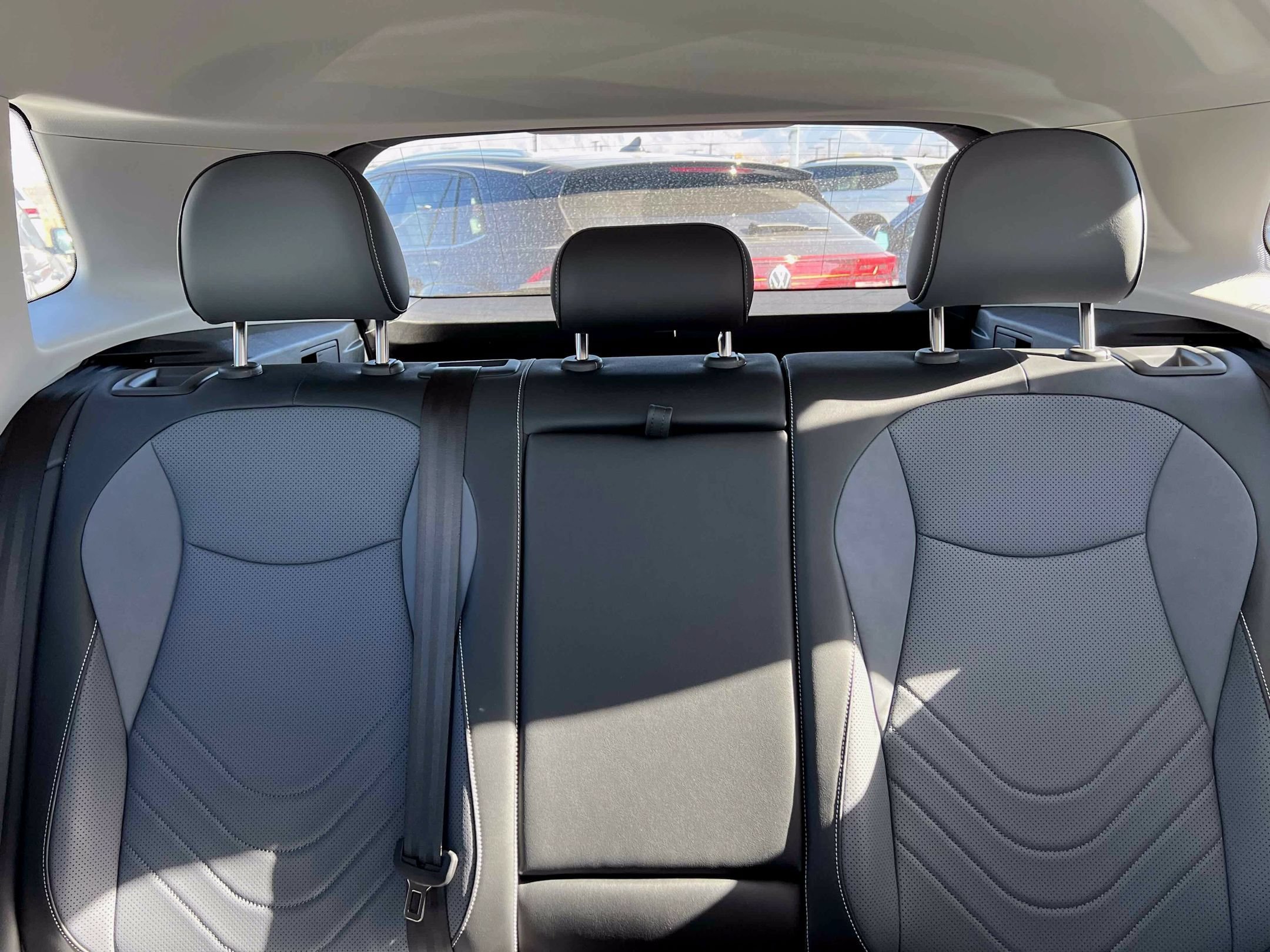 2025 Volkswagen Tiguan SE - Photo 22
