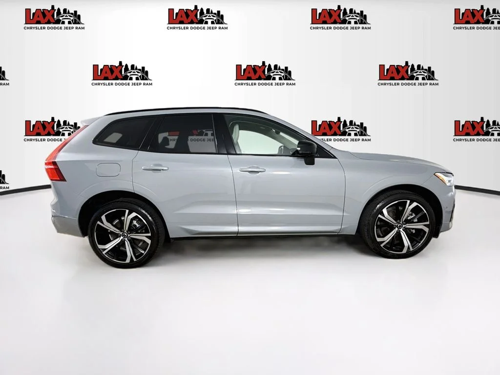 Used 2025 Gray Volvo T8 Ultra image 8
