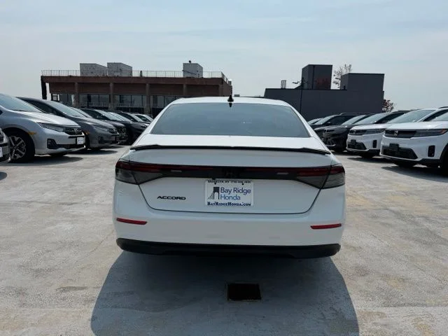 Used 2023 White Honda LX image 6