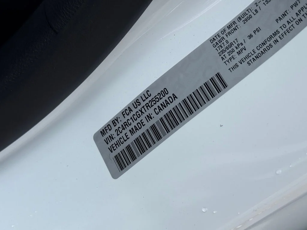 New 2026 Bright White Clear-Coat Exterior Paint Chrysler LX image 10