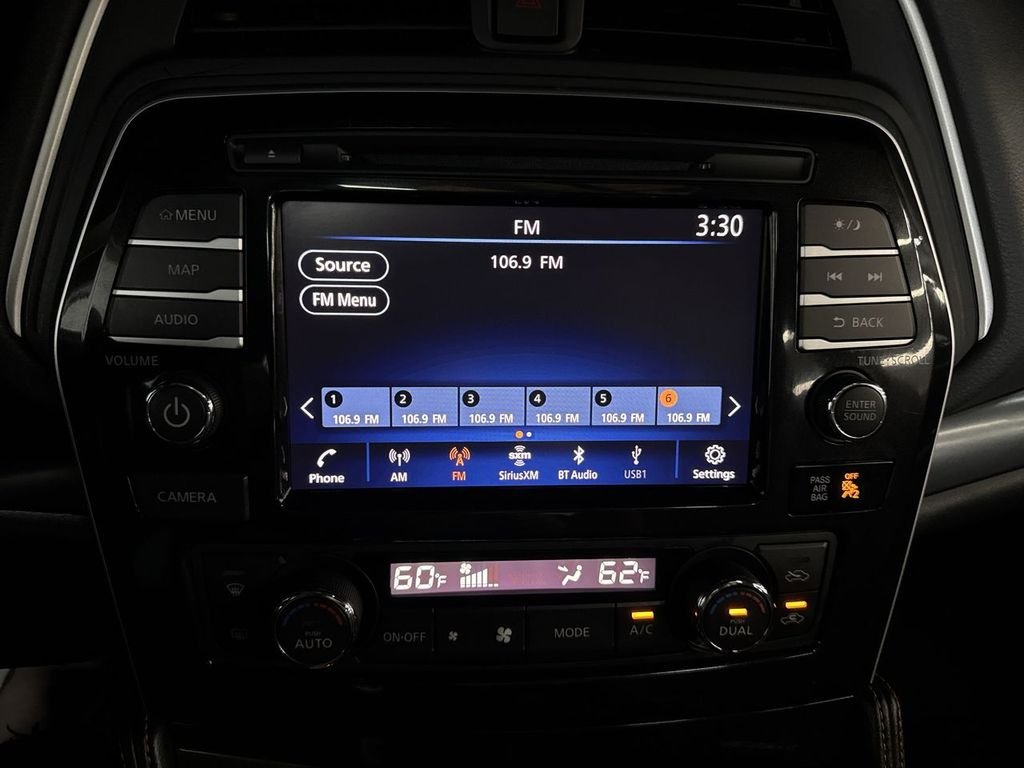 Used 2021 Super Black Nissan SR image 28
