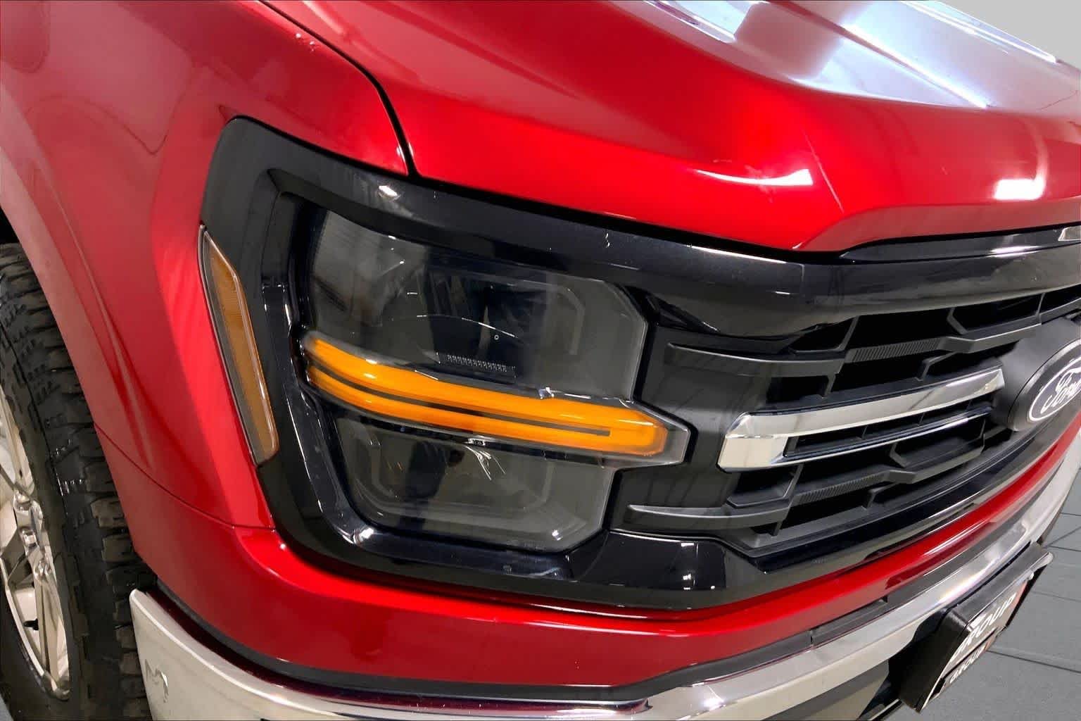 Used 2025 Rapid Red Metallic Tinted Clearcoat Ford XLT image 43