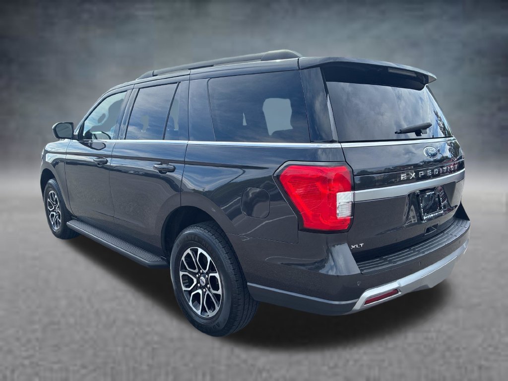 Used 2024 Dark Matter Gray Ford XLT image 3