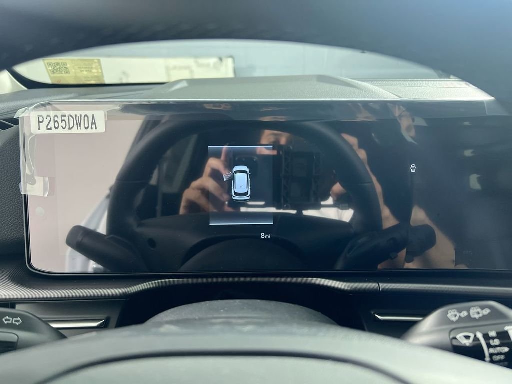 New 2026 Glacial White Pearl Kia EX image 22