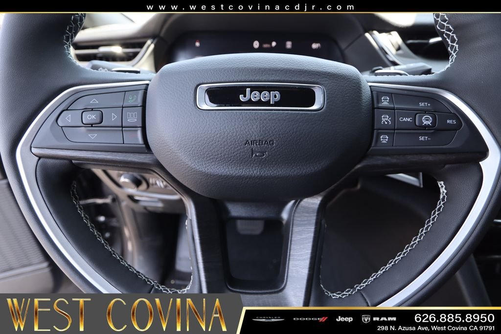 New 2026 Baltic Gray Metallic Clear-Coat Exterior Paint Jeep Altitude image 25
