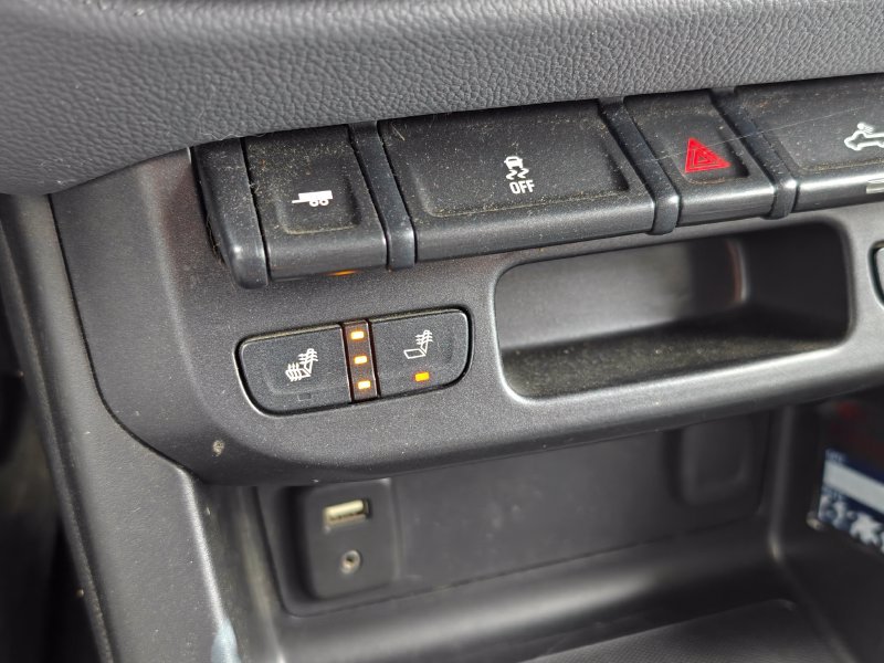 Used 2018 Gray Chevrolet Z71 image 13