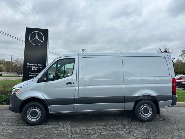 New 2026 High-tech silver metallic Mercedes-Benz Cargo 144 WB image 2