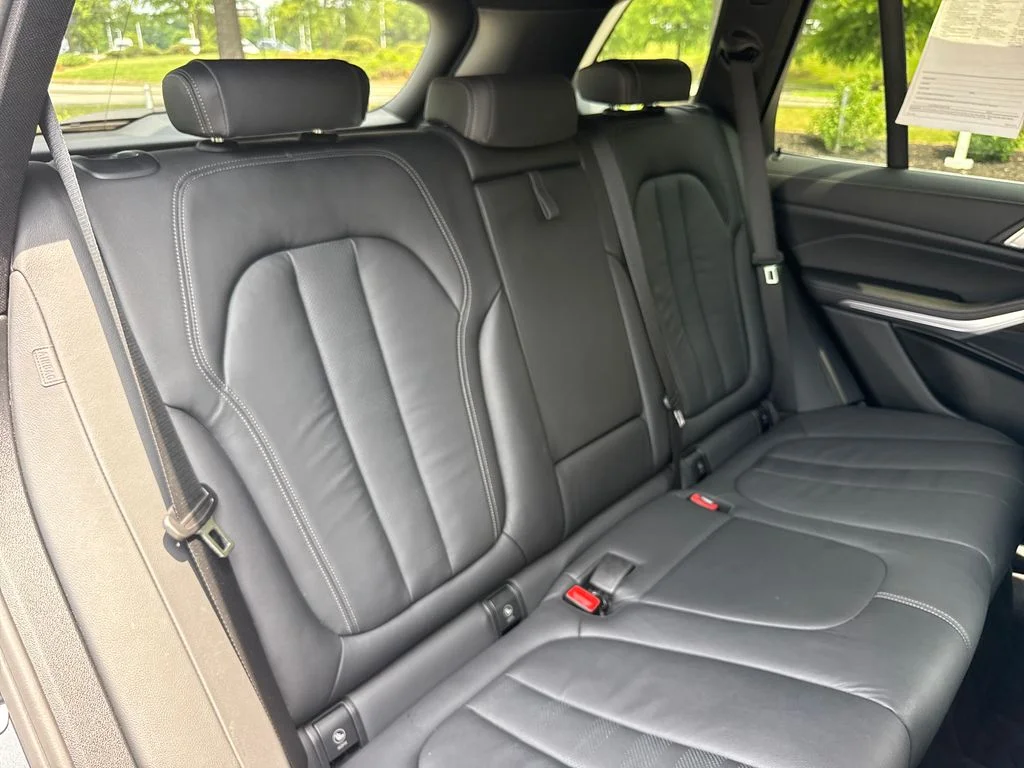 Used 2019 Gray Metallic BMW xDrive40i image 33