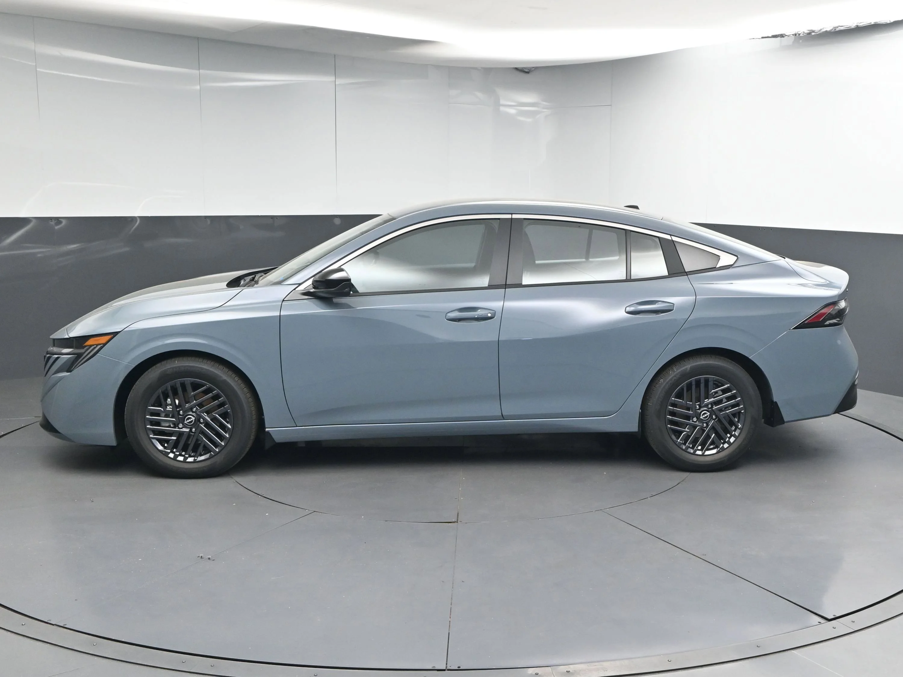 New 2026 Atlantic Gray Metallic Nissan SV image 4