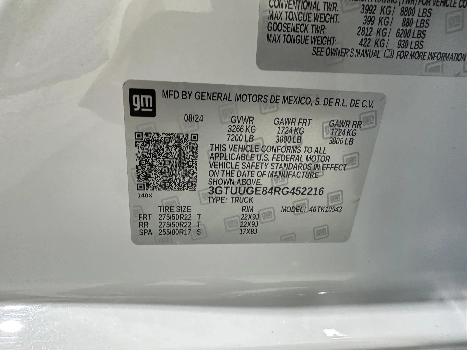 Used 2024 White Frost Tricoat GMC Denali image 33